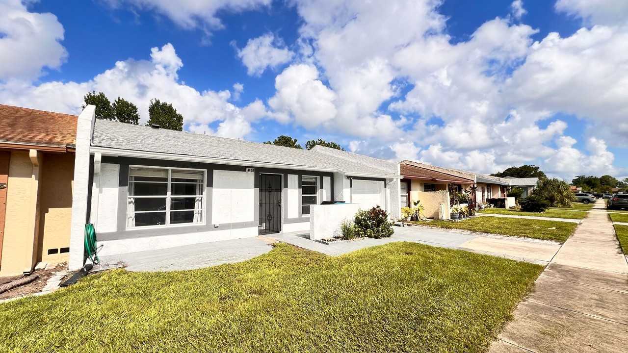 1184 Calanda Ave - Photo 3 of 27