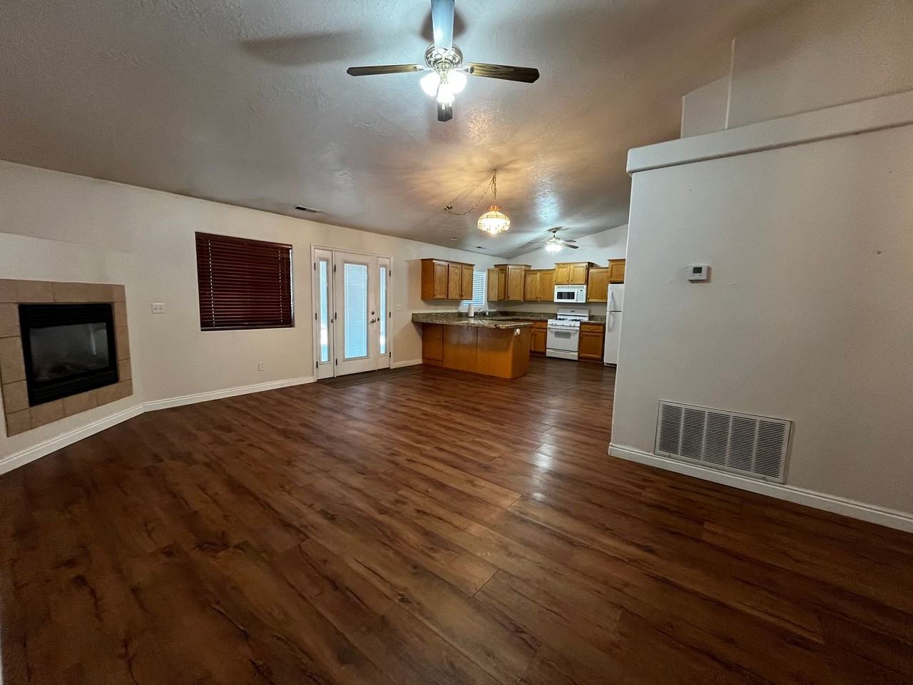 4192 W 150 N - Photo 4 of 24