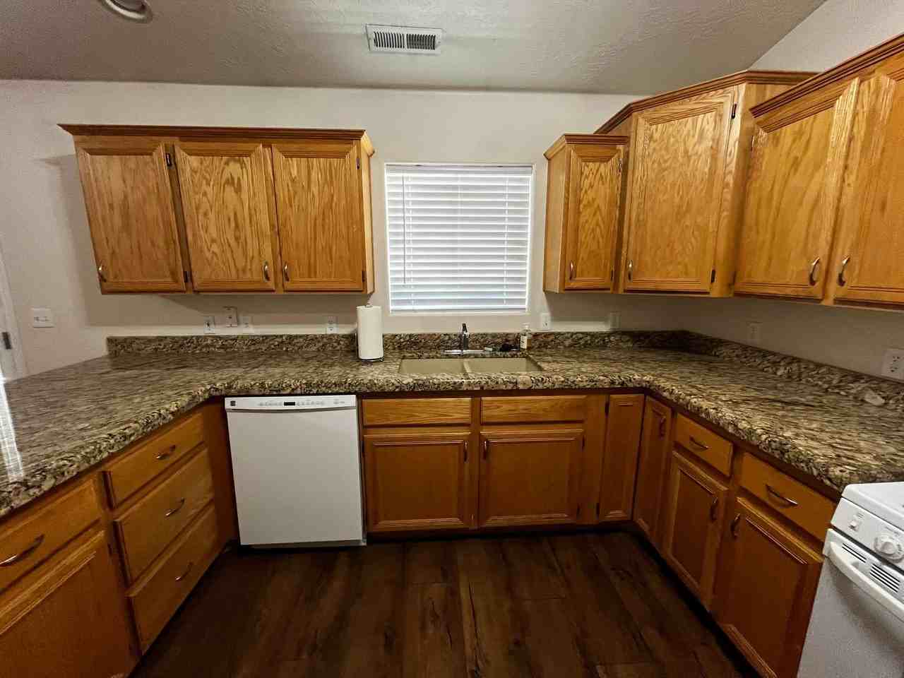 4192 W 150 N - Photo 7 of 24