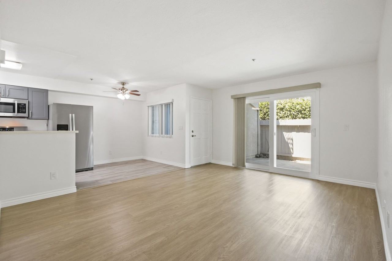 4111 Carol Dr - Photo 3 of 14