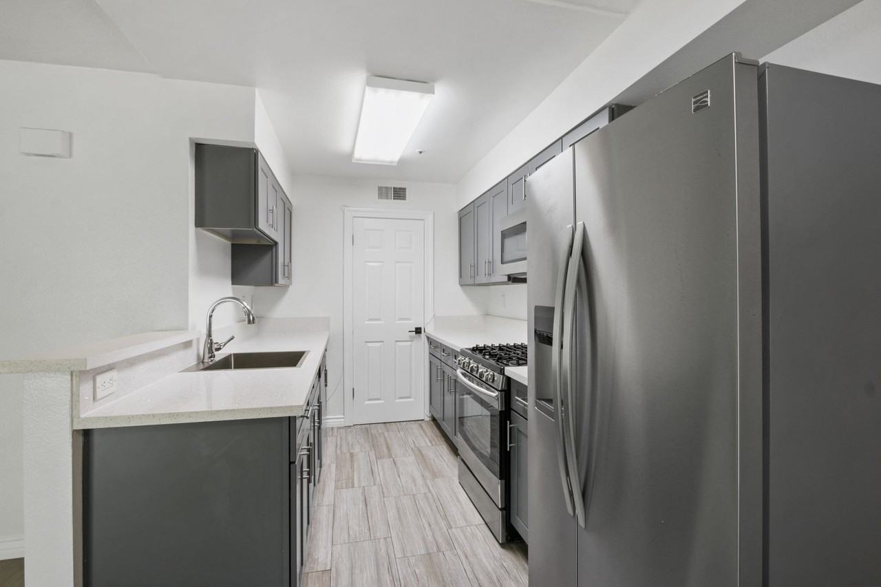 4111 Carol Dr - Photo 6 of 14