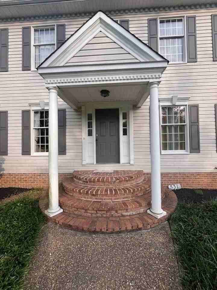 331 Lakeside Dr - Photo 3 of 10