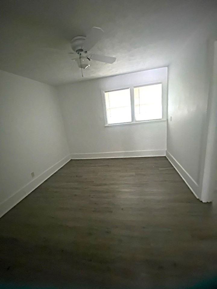 837 Fulton Avenue - Photo 4 of 11