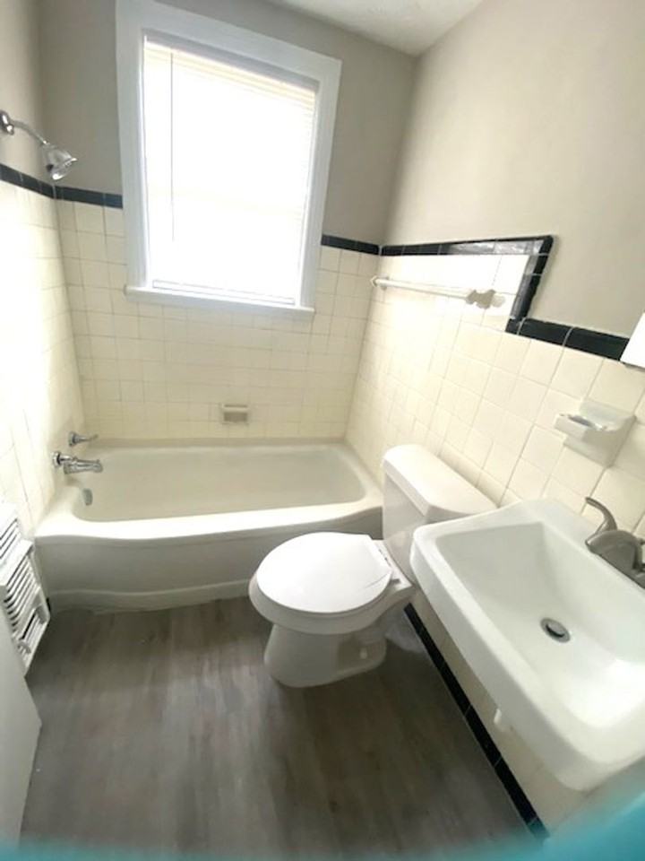 837 Fulton Avenue - Photo 6 of 11