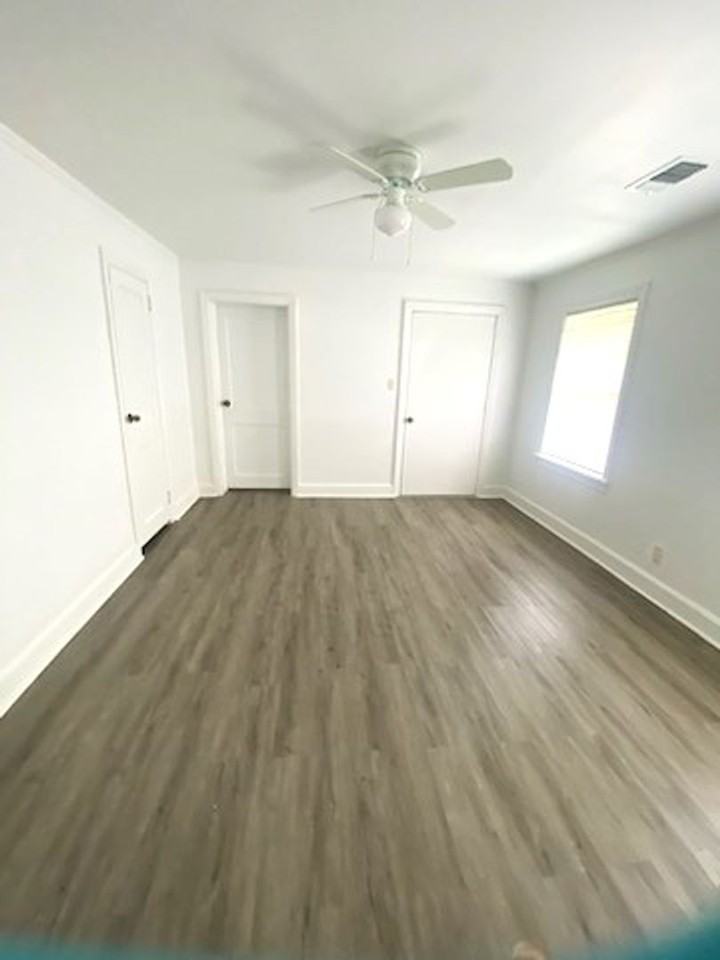 837 Fulton Avenue - Photo 7 of 11