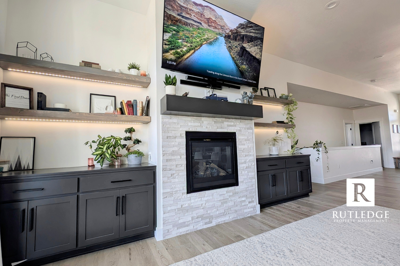 3282 Sky Way - Photo 3 of 34