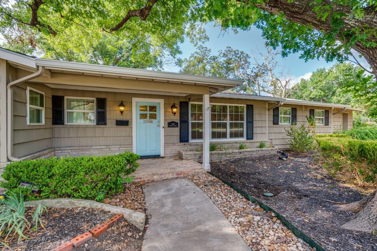 100 Seford Dr - Photo 3 of 25