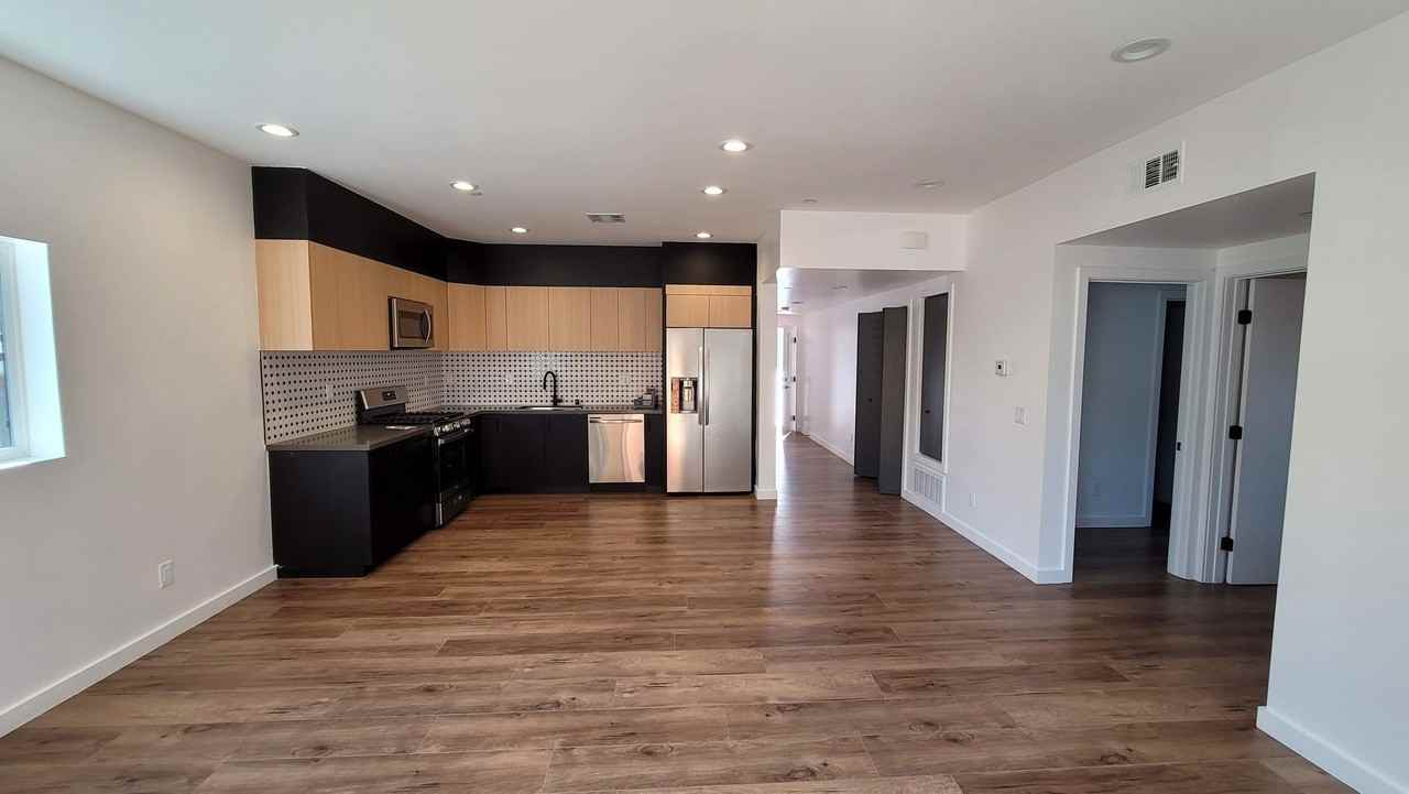 6034 Craner Ave - Photo 3 of 25