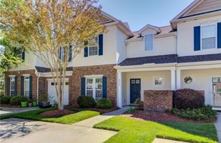 5823 Fox Point Cir - Photo 1 of 1