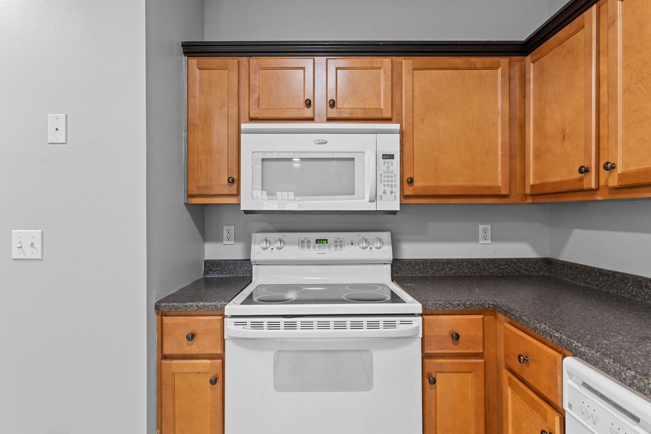 North Red Oak Court - Photo 3 of 29