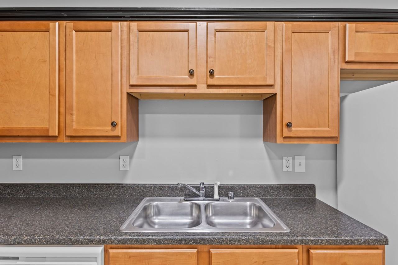 North Red Oak Court - Photo 4 of 29