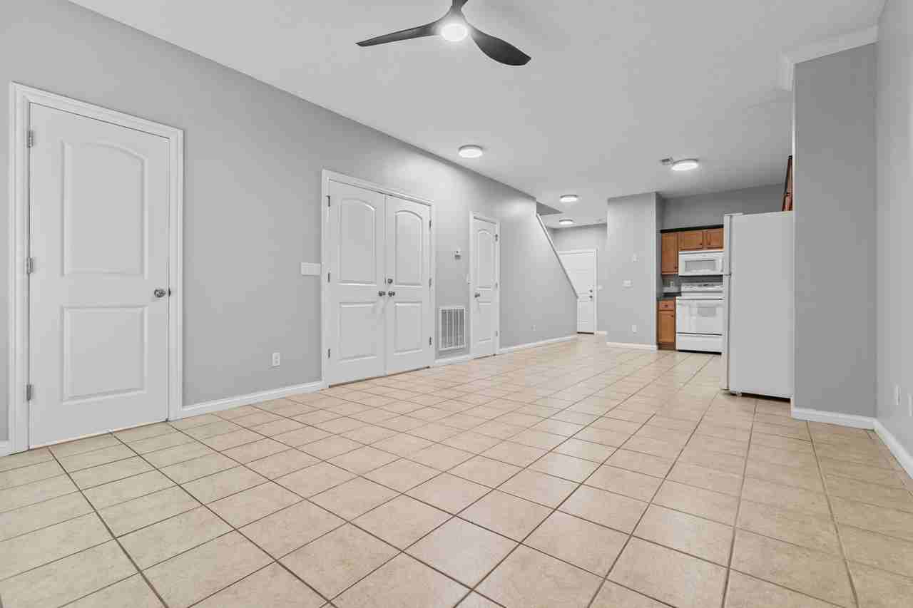 North Red Oak Court - Photo 5 of 29