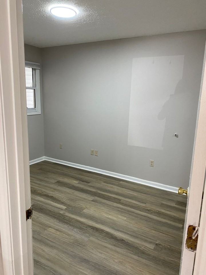 E College Ave - Photo 4 of 20