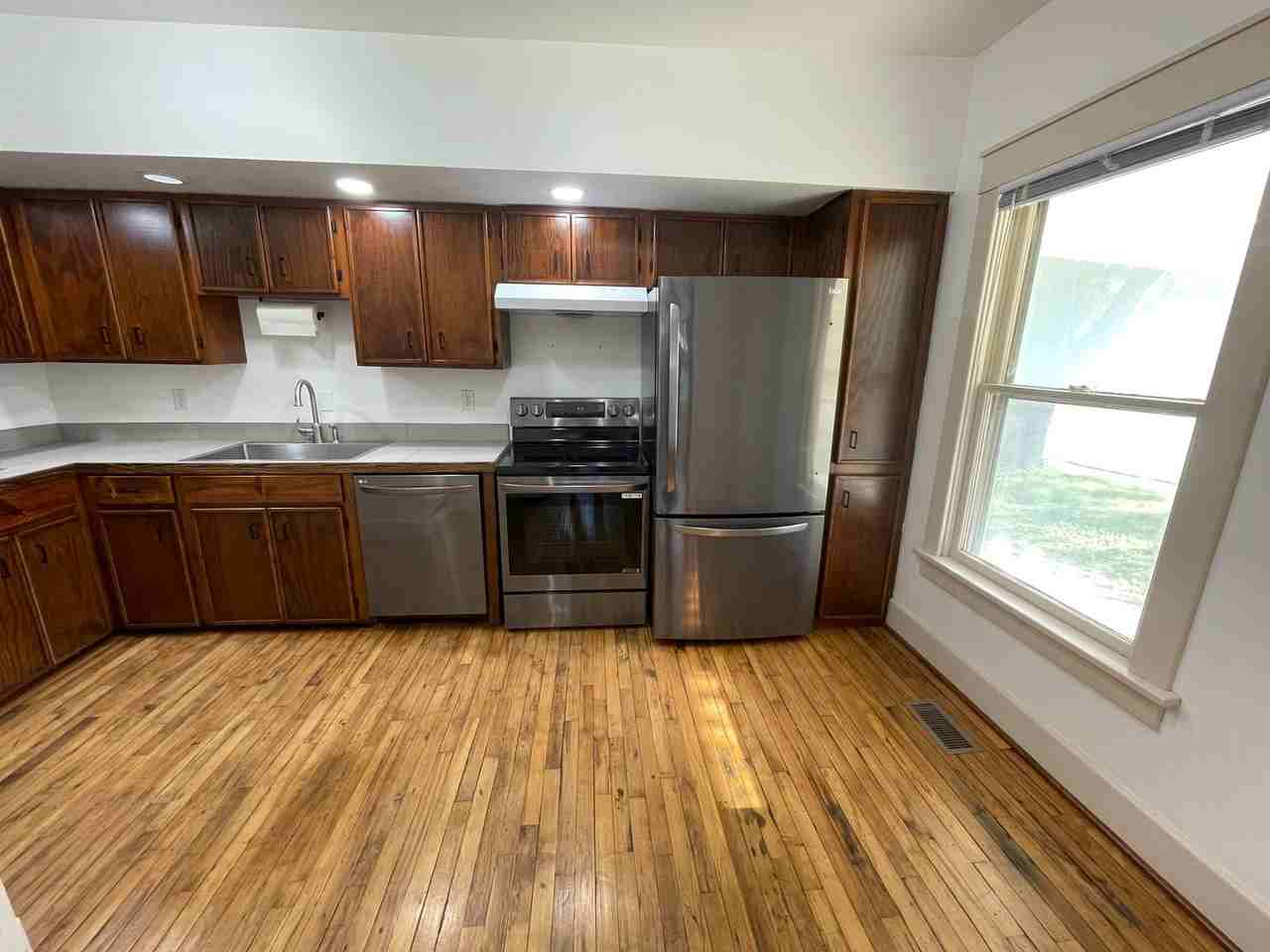 3045 N 11th St - Photo 2 of 50