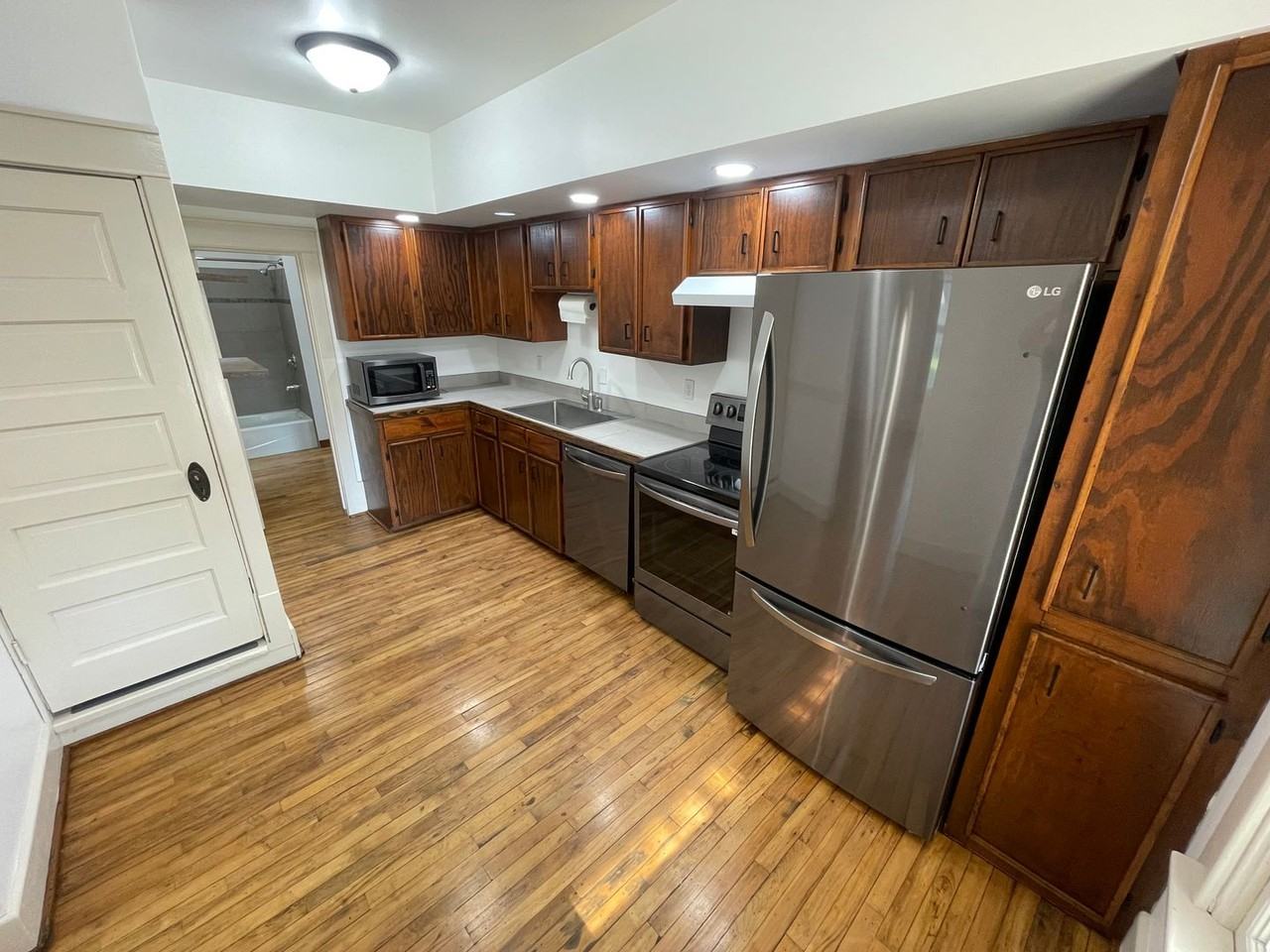 3045 N 11th St - Photo 4 of 50
