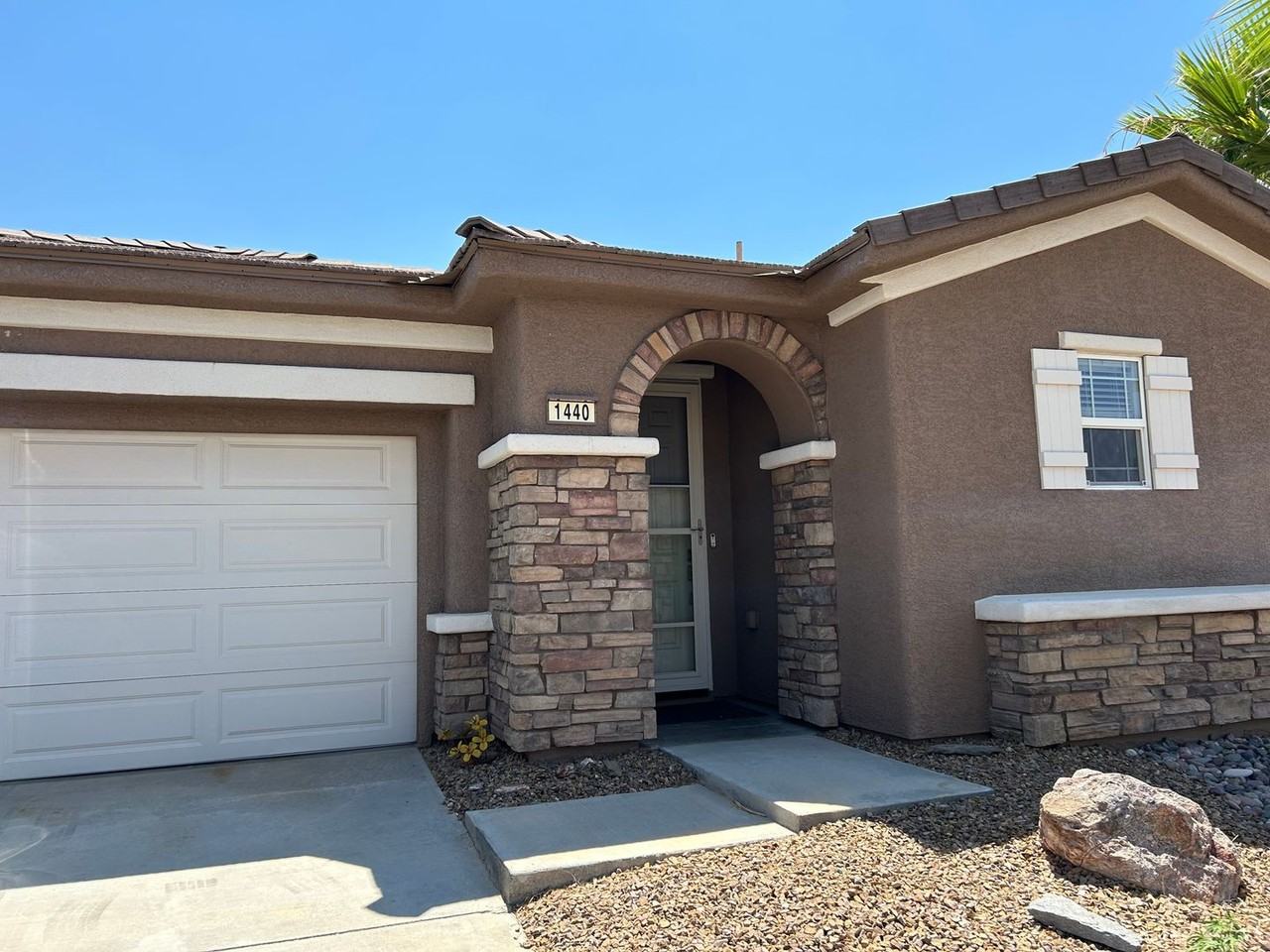 1440 Oakmont Rdg - Photo 2 of 25