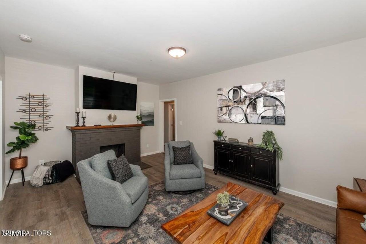 1716 8th Avenue - Photo 4 of 31