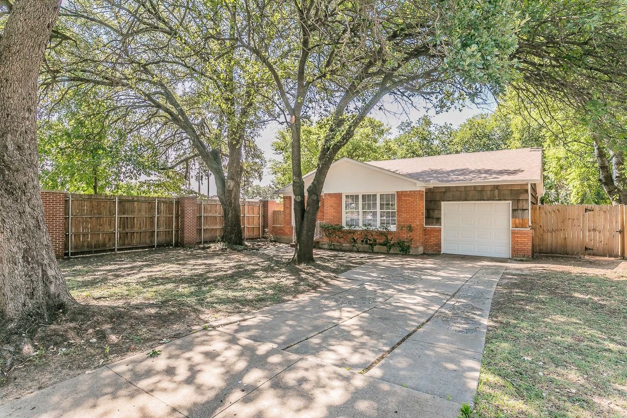 4629 Geddes Ave - Photo 3 of 37