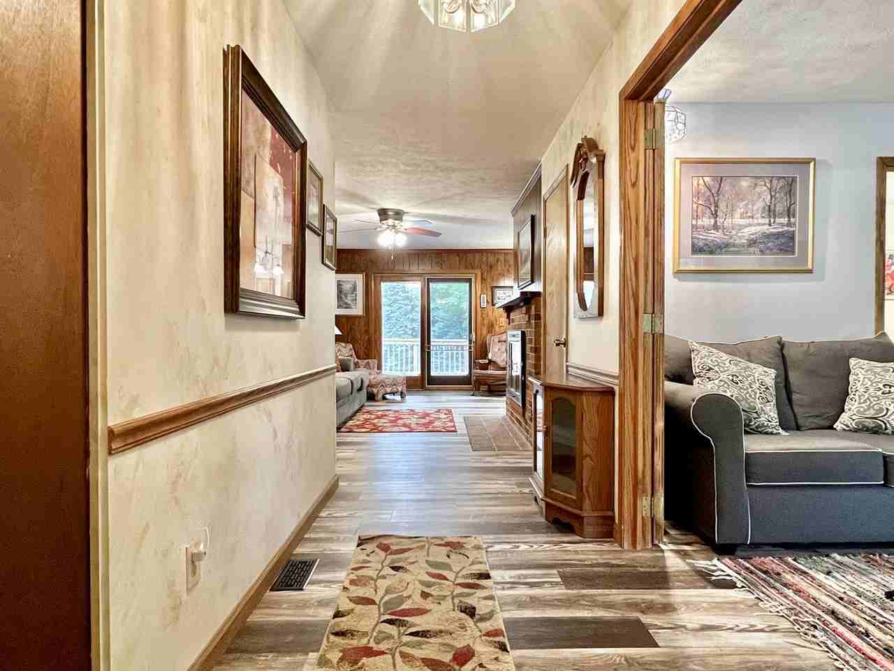 4310 Shawn Dr - Photo 3 of 32