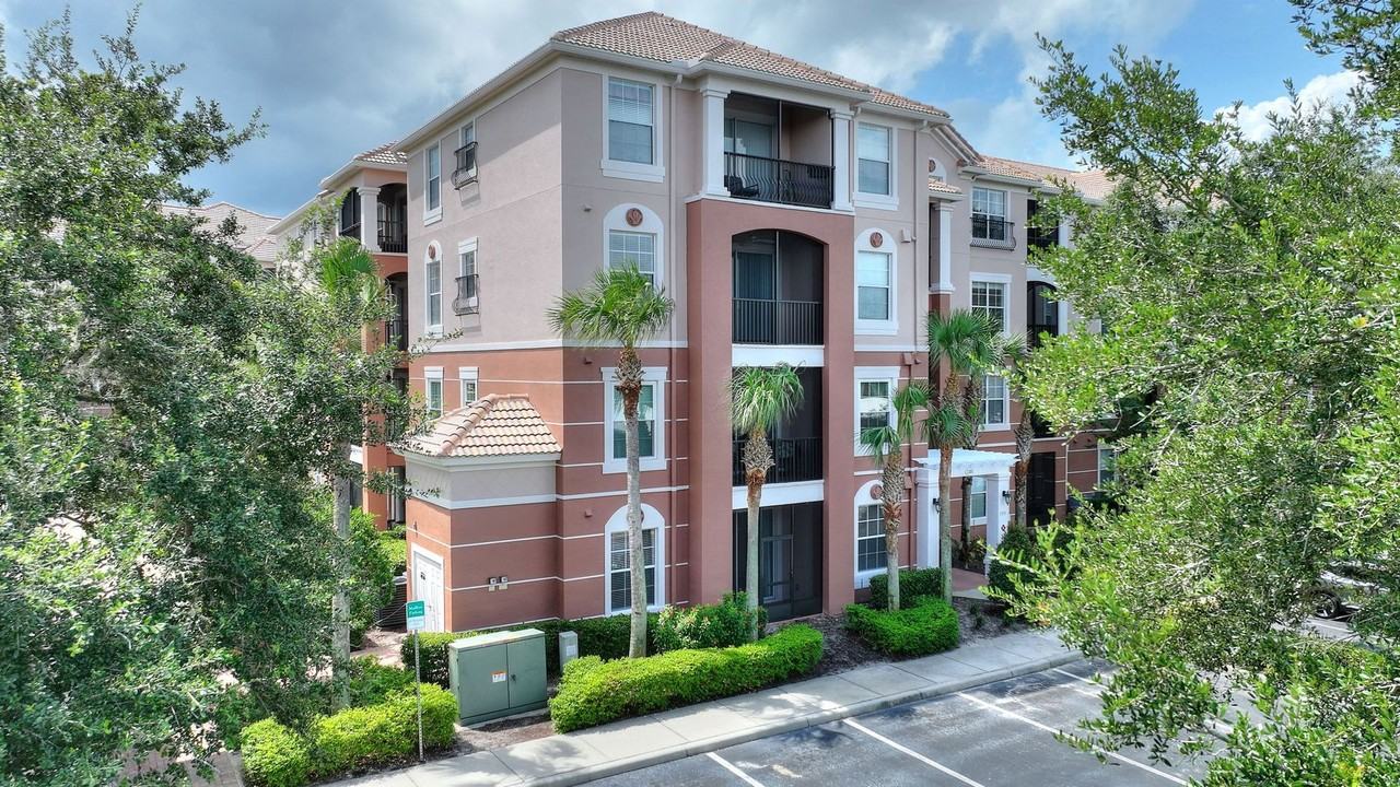 1351 Venezia Ct #101 - Photo 3 of 41