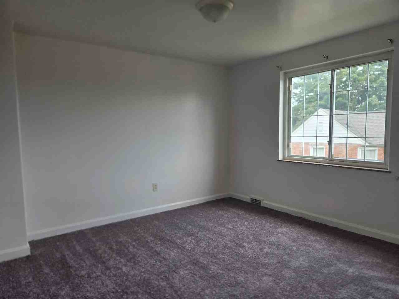 Charles St - Photo 2 of 9