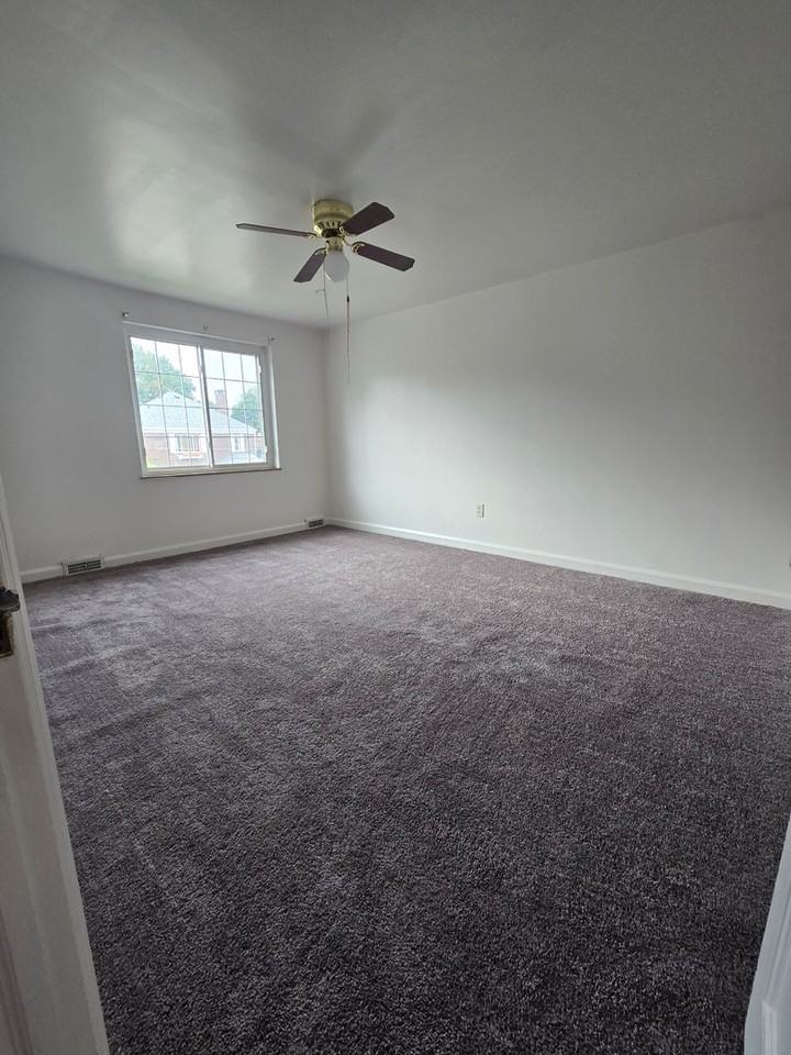 Charles St - Photo 3 of 9