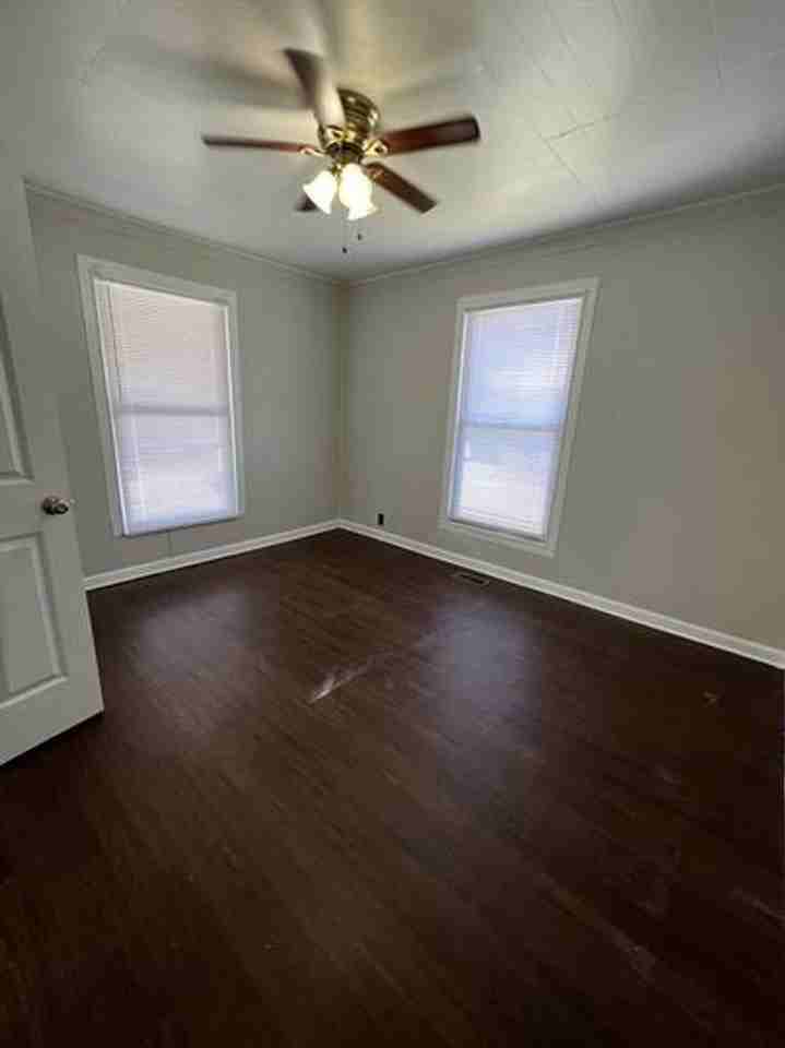426 Ferguson Ln - Photo 5 of 7
