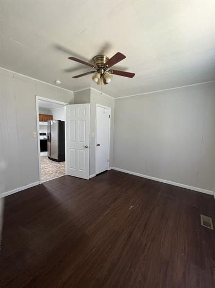 426 Ferguson Ln - Photo 6 of 7