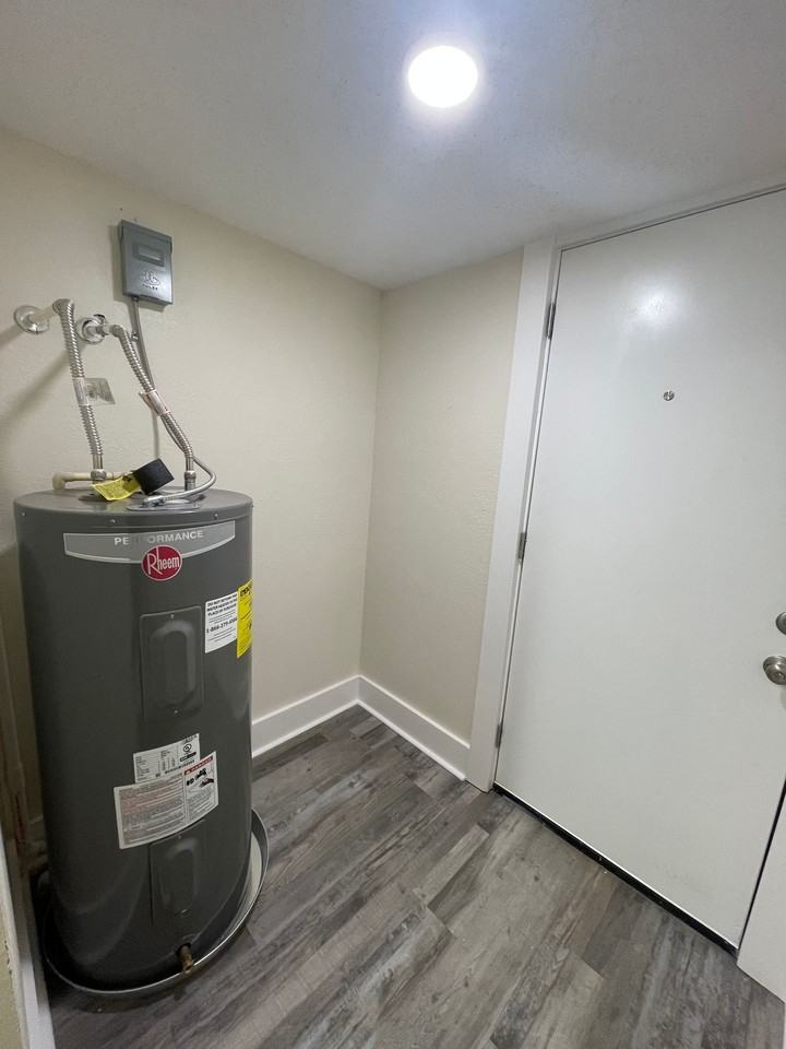 Kirby Place Apartments - Photo 2 of 12