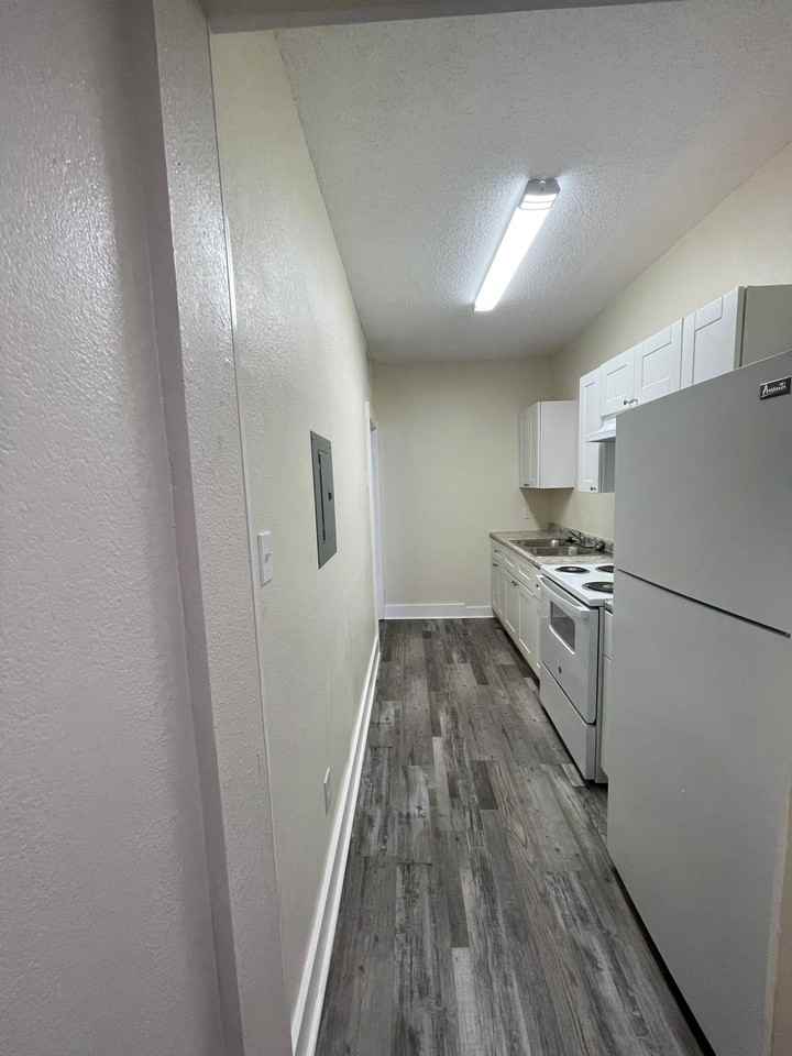 Kirby Place Apartments - Photo 3 of 12