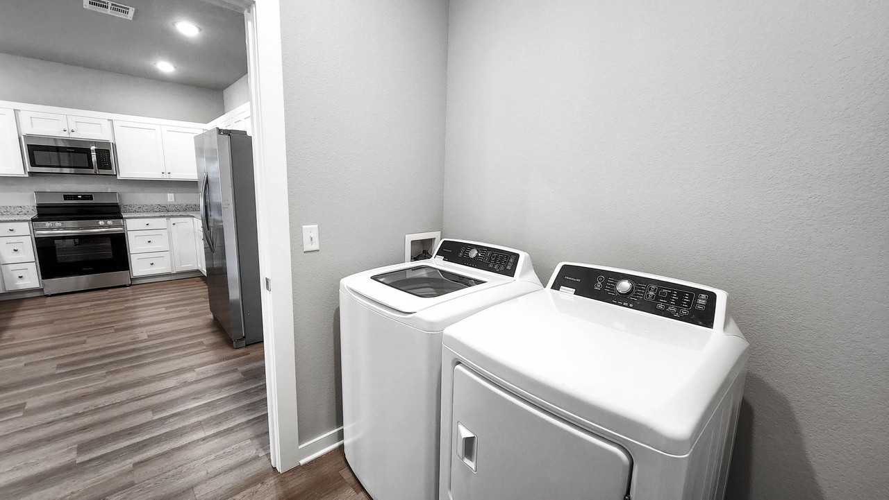 N Pink Ter - Photo 3 of 9