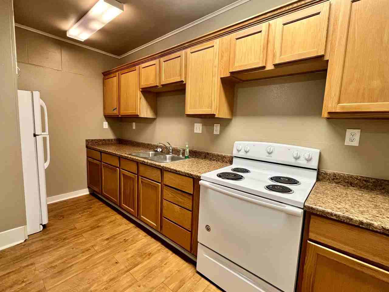 1002 Gregg St #CB - Photo 3 of 11