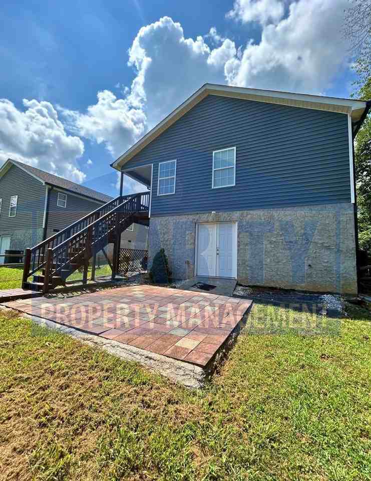 2707 Woodland Dr Se - Photo 6 of 29