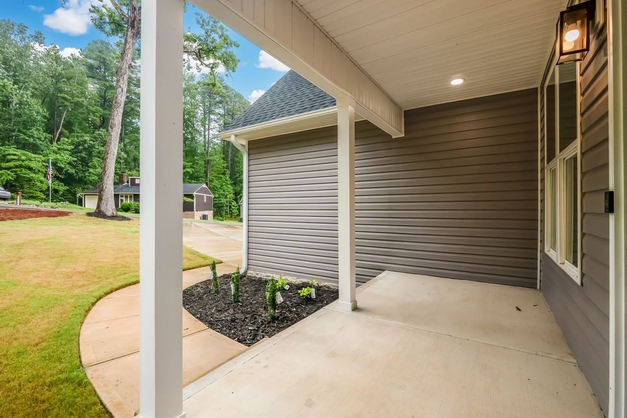 1824 Irish Blvd - Photo 3 of 24