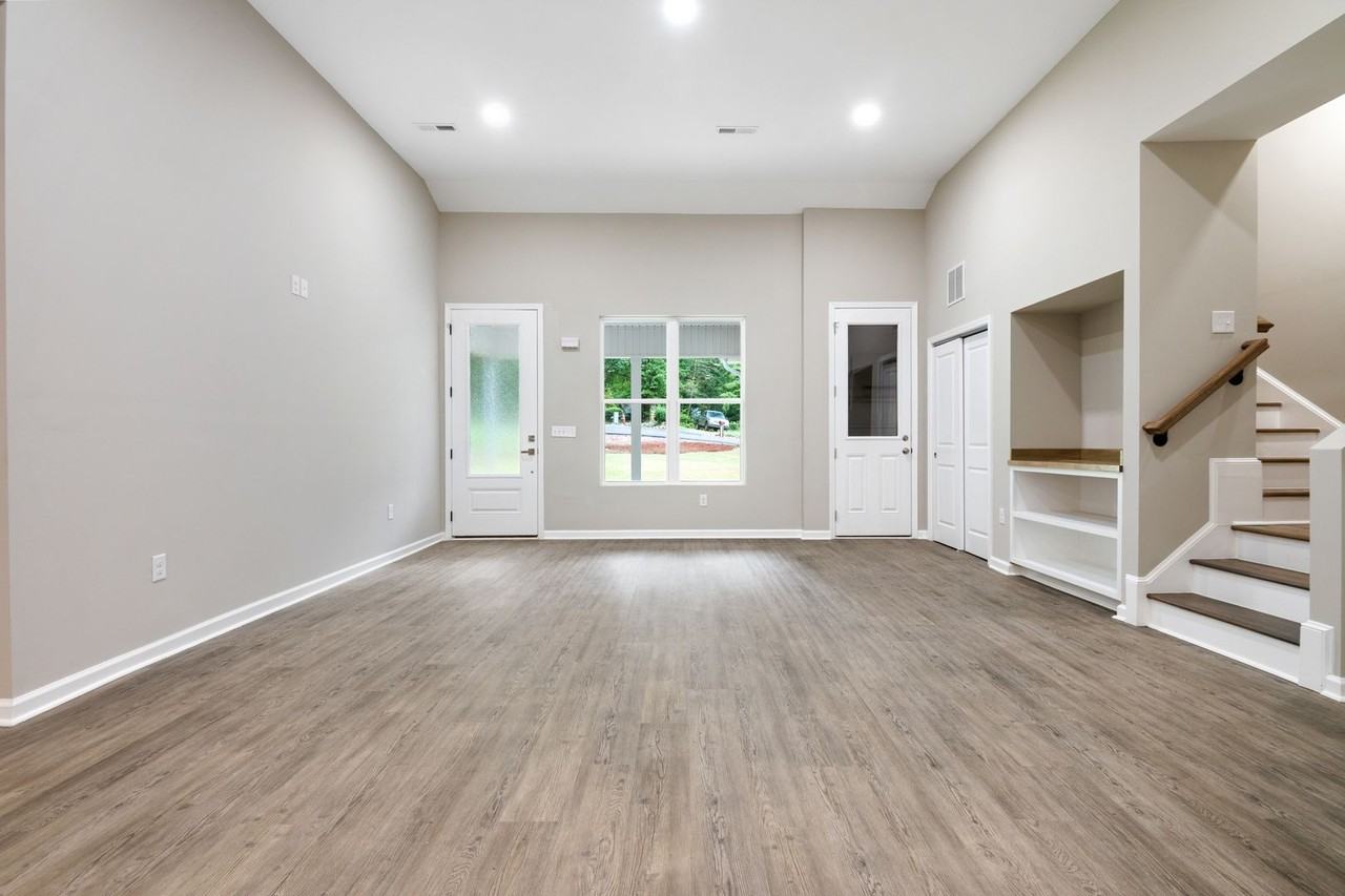 1824 Irish Blvd - Photo 5 of 24