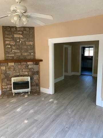 1610 Taylor St - Photo 4 of 11