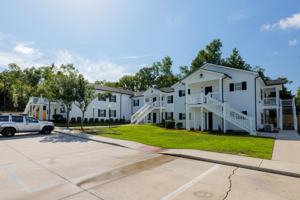 featured image of 407 W Mary St