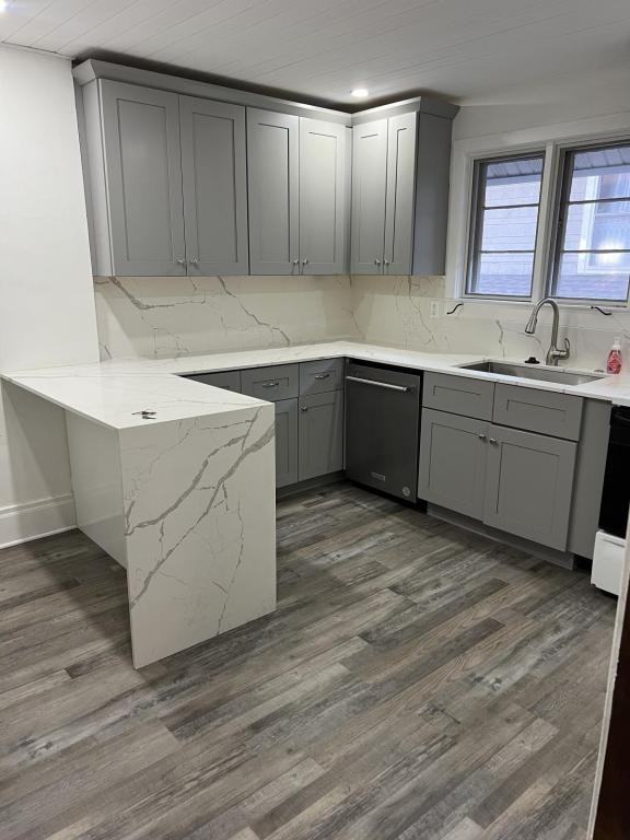 1057 Park Ave - Photo 2 of 7