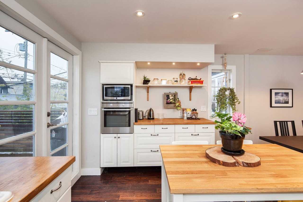 1641 East Georgia Street - Photo 2 of 11