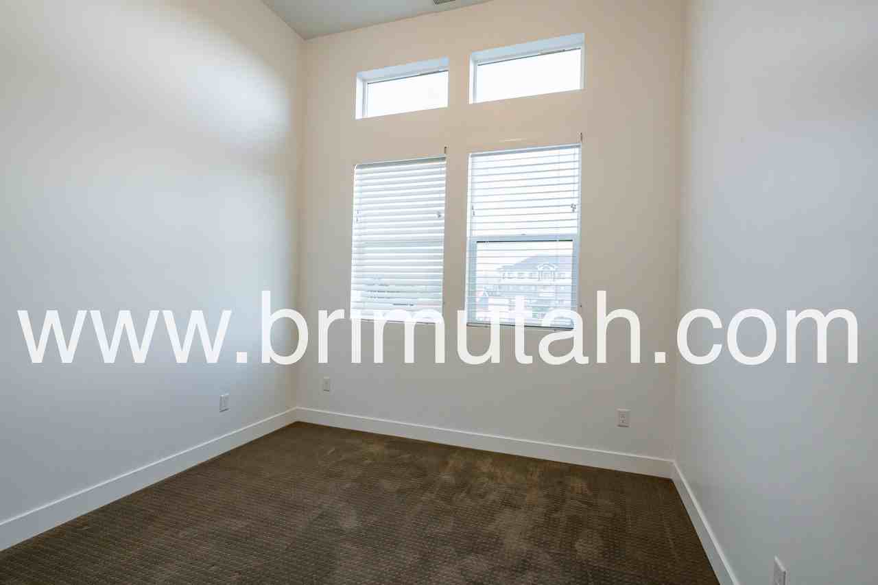 9196 S Holiday Bowl Ct #1 - Photo 3 of 28