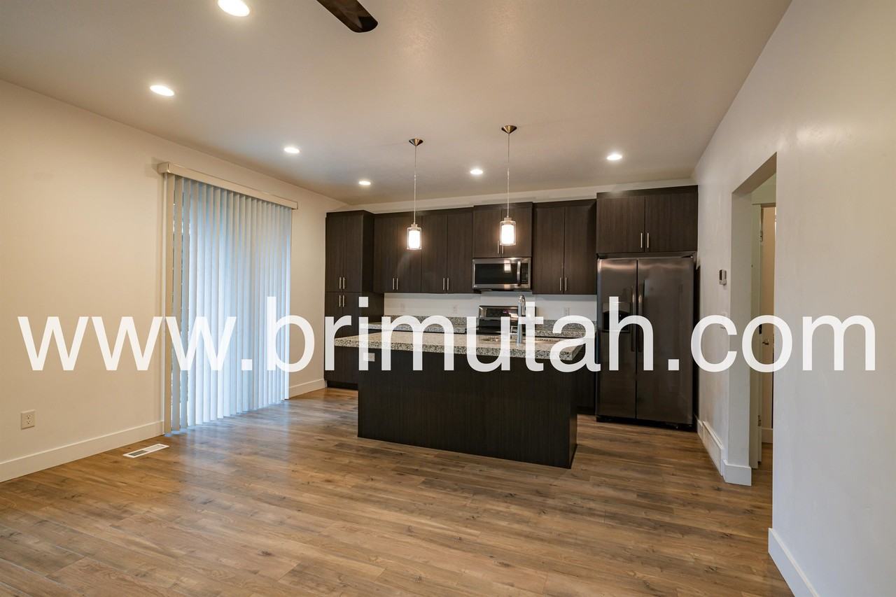 9196 S Holiday Bowl Ct #1 - Photo 7 of 28