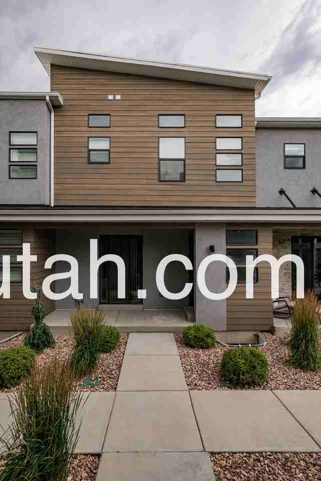 9196 S Holiday Bowl Ct #1 - Photo 2 of 28