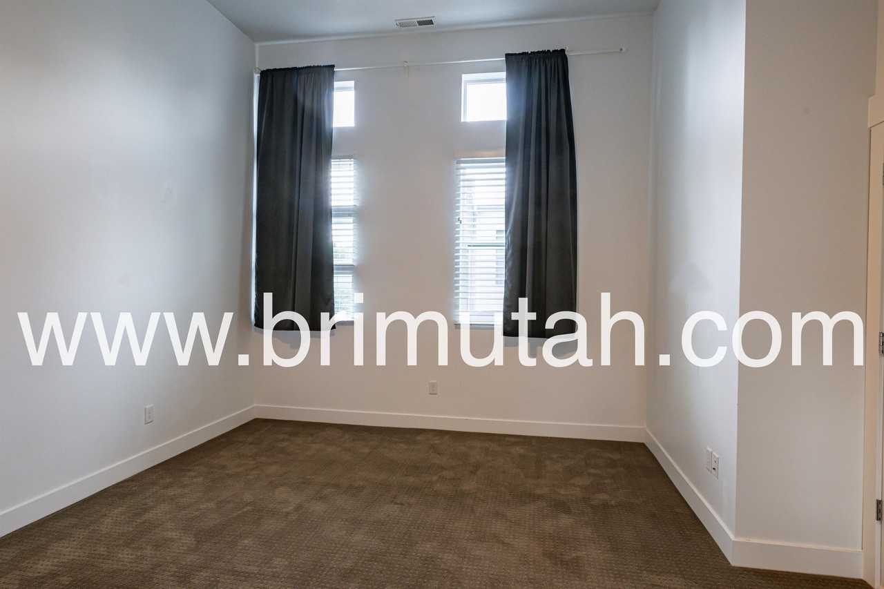 9196 S Holiday Bowl Ct #1 - Photo 6 of 28