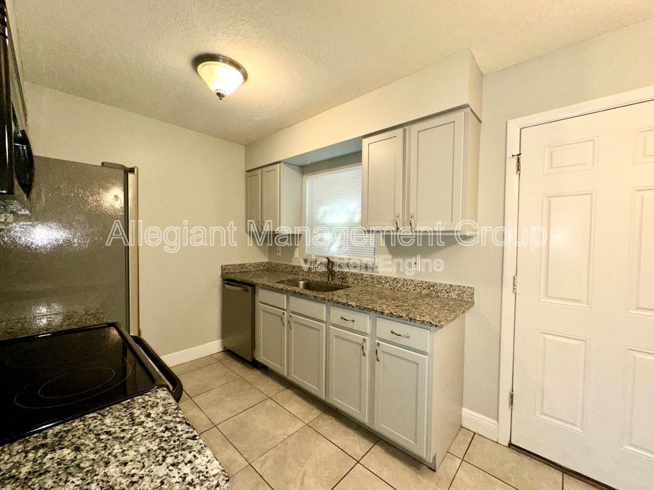 116 N College St #A - Photo 7 of 19