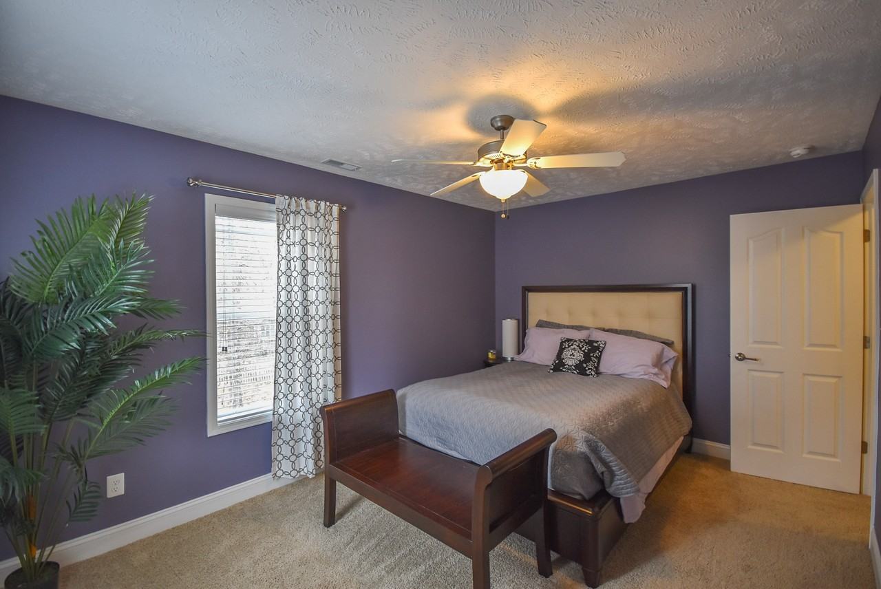 24 Nassau Ln - Photo 2 of 49