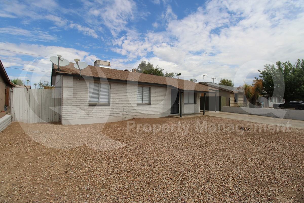 8128 W Earll Dr - Photo 2 of 20