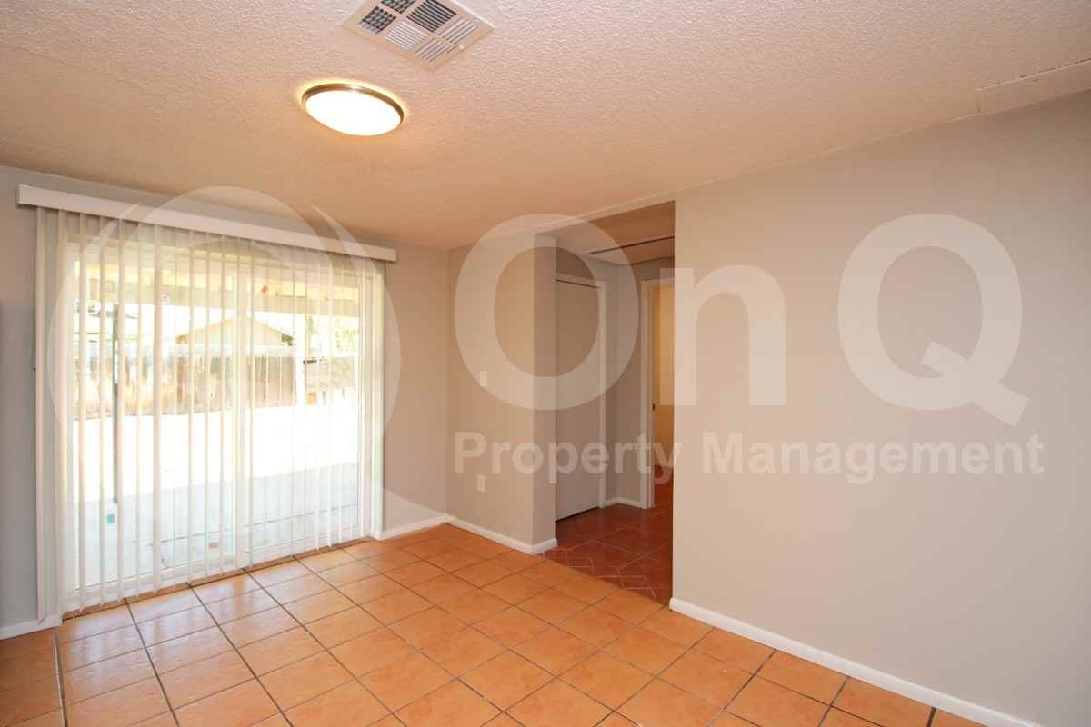 8128 W Earll Dr - Photo 5 of 20