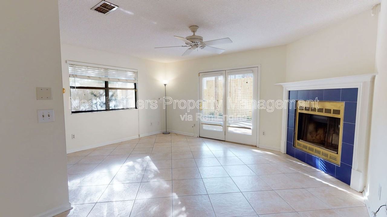 124 Magnolia St - Photo 4 of 24