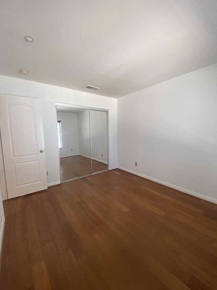 3513 Sandcastle Ln - Photo 3 of 13