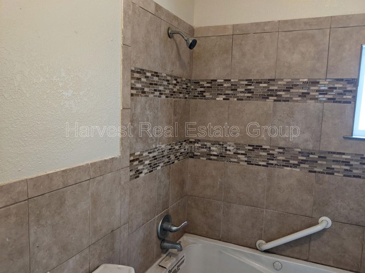 9112 D Street - Photo 5 of 5